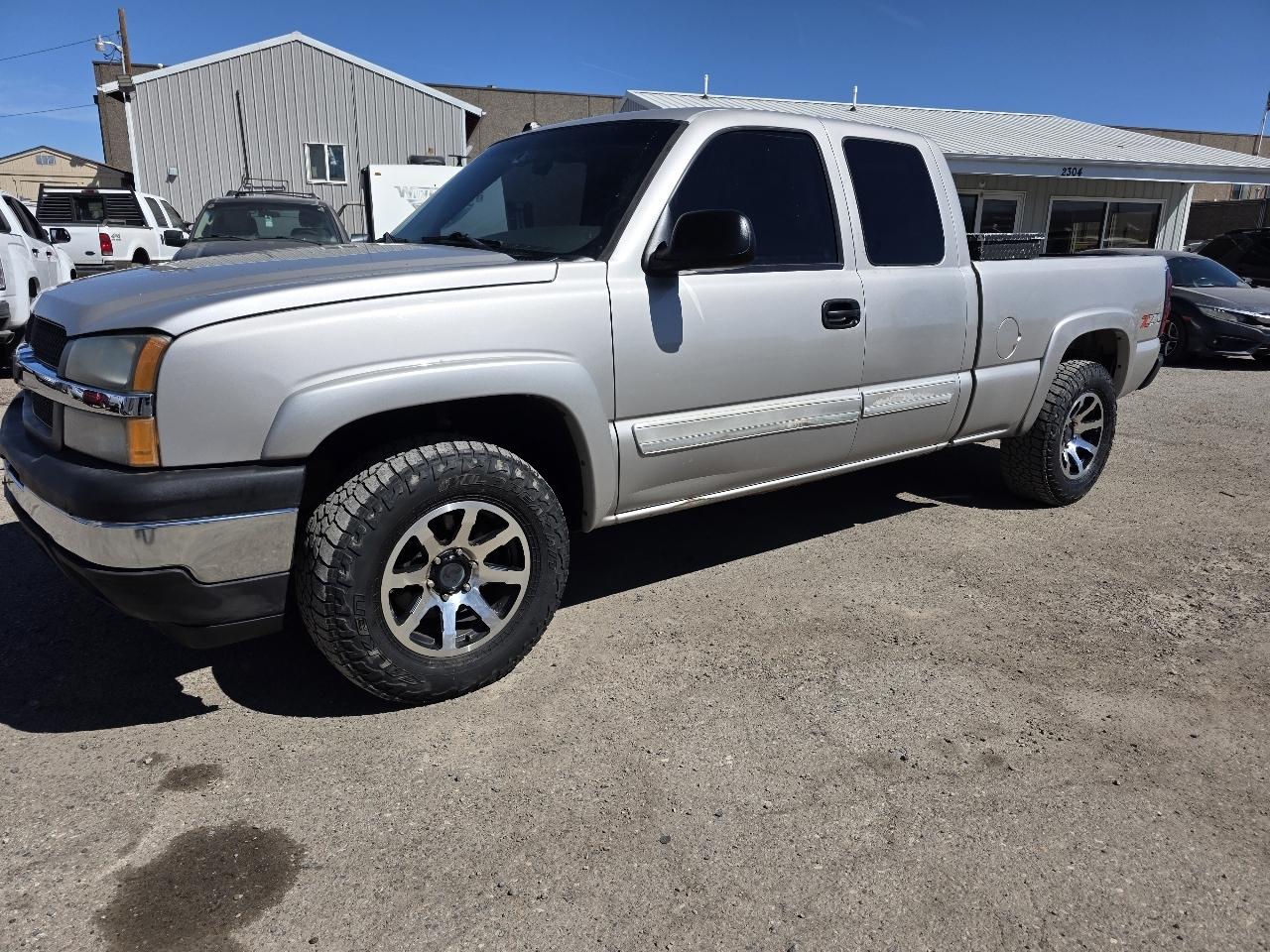 2005 Chevrolet Silverado 1500 Z71 Ext. Cab Long Bed 4WD