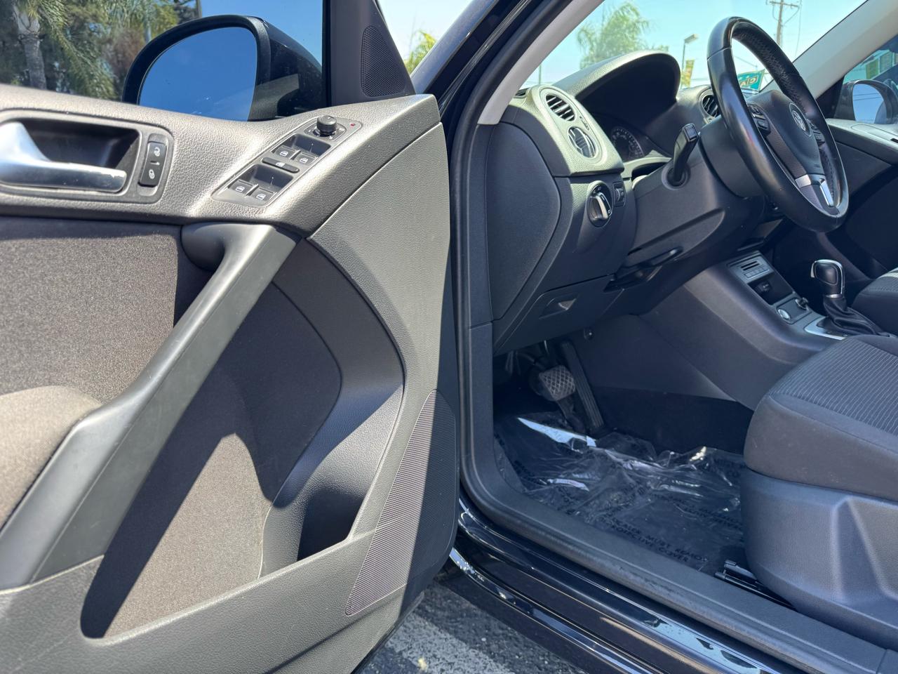 2018 Volkswagen Tiguan S