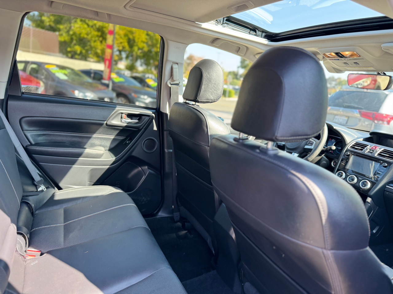 Subaru Forester 2.5i Touring 2017 Subaru Forester 2.5i Touring 2017