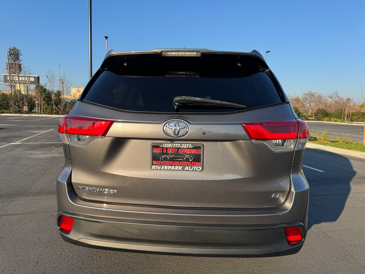 Toyota Highlander LE Plus FWD V6 2018