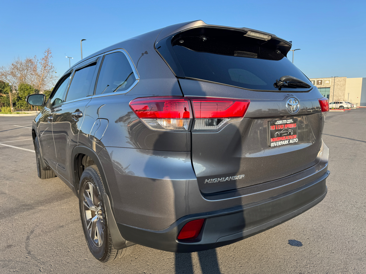 Toyota Highlander LE Plus FWD V6 2018