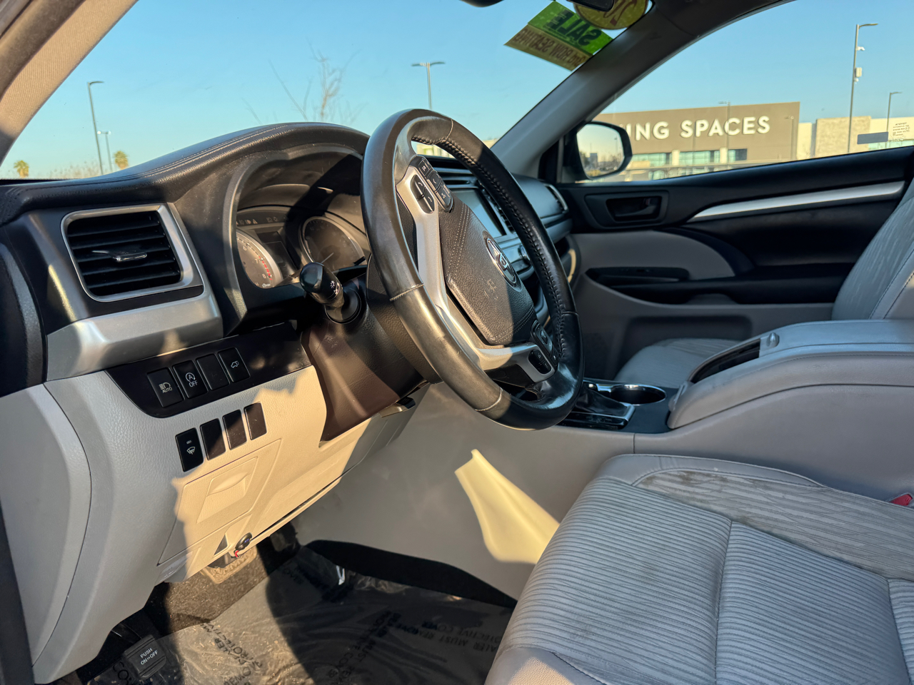 Toyota Highlander LE Plus FWD V6 2018