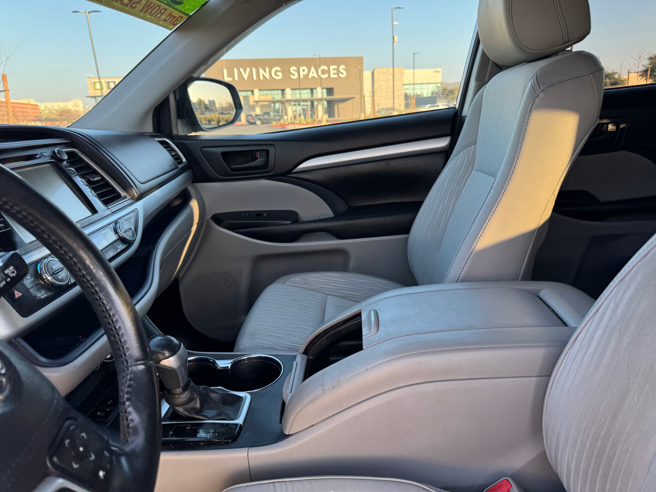 Toyota Highlander LE Plus FWD V6 2018