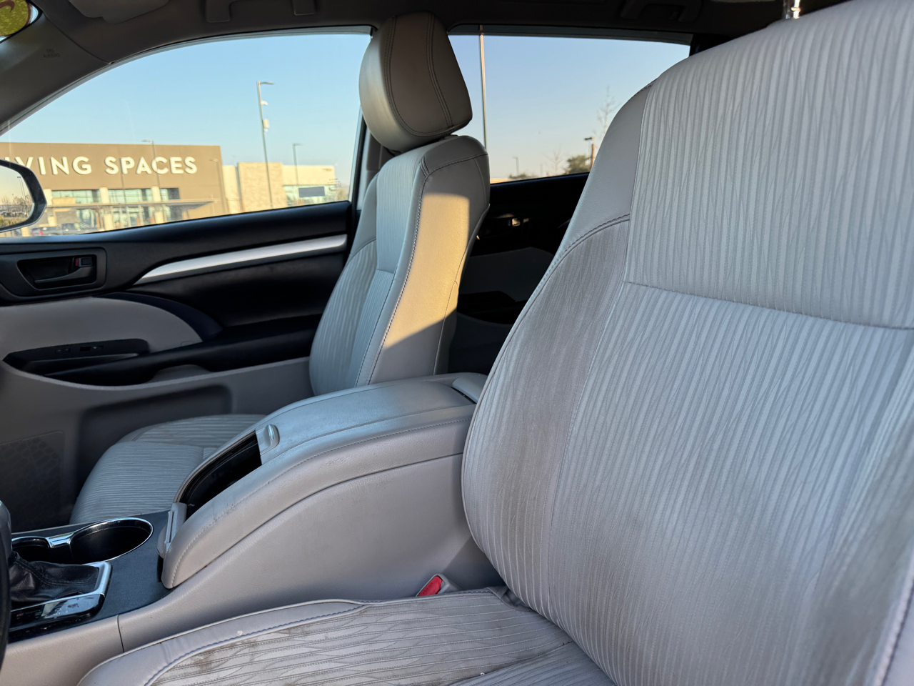 Toyota Highlander LE Plus FWD V6 2018