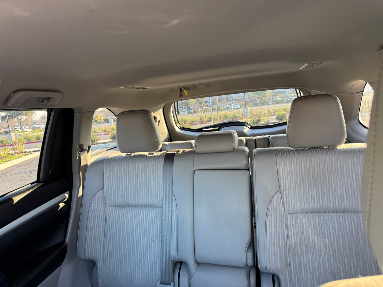 Toyota Highlander LE Plus FWD V6 2018