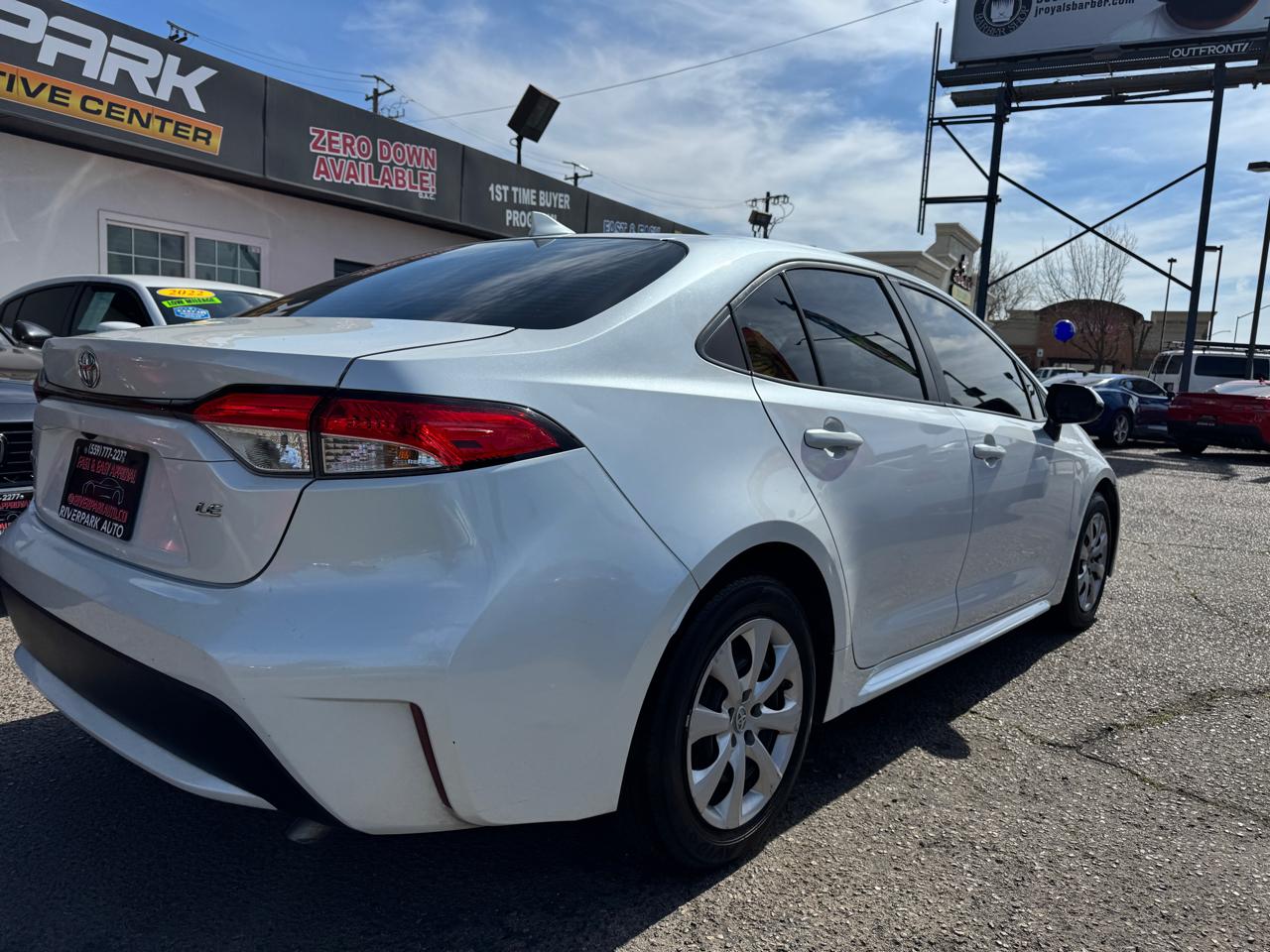 Toyota Corolla LE Hybrid 2022