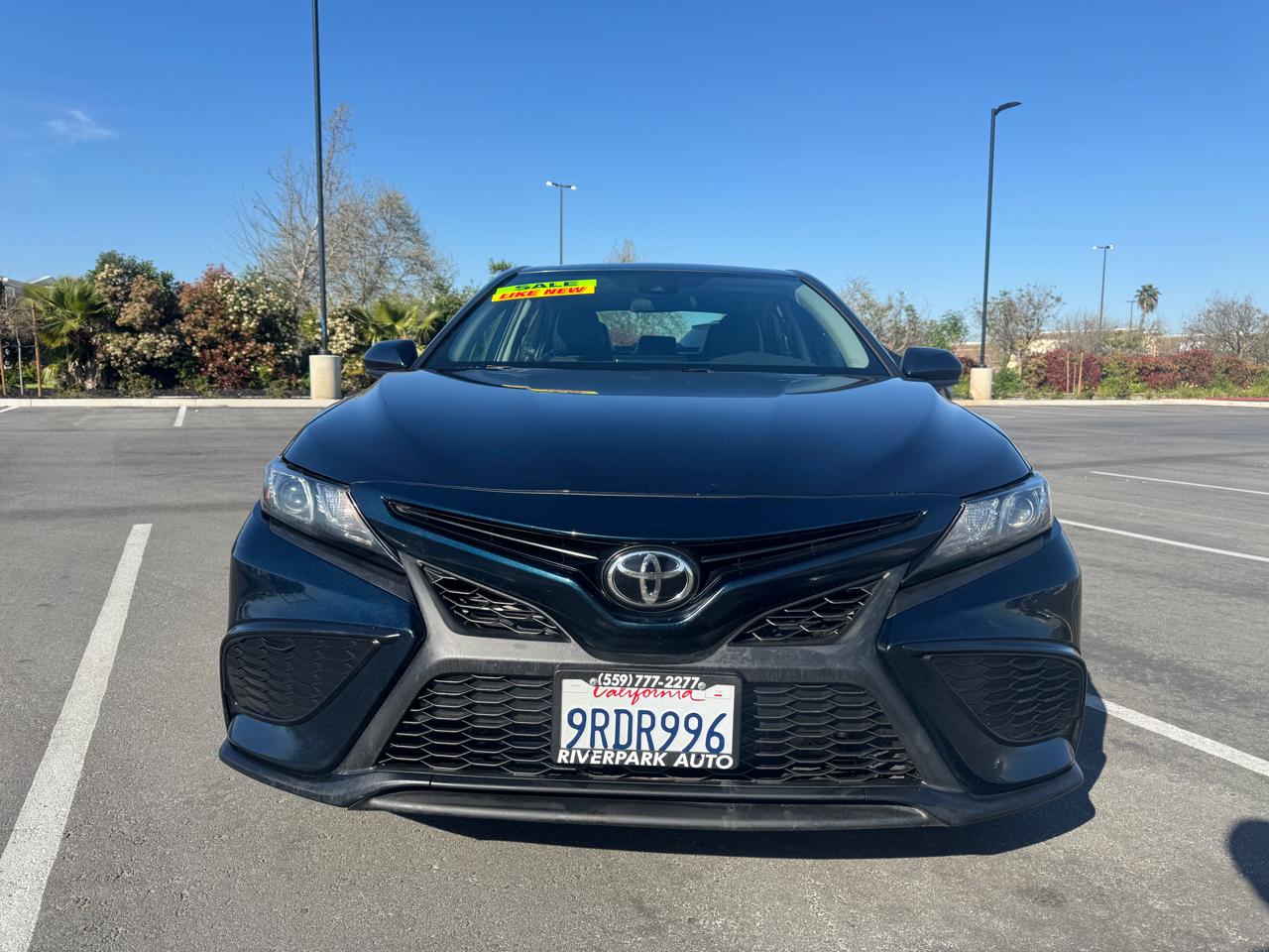 Toyota Camry SE 2021