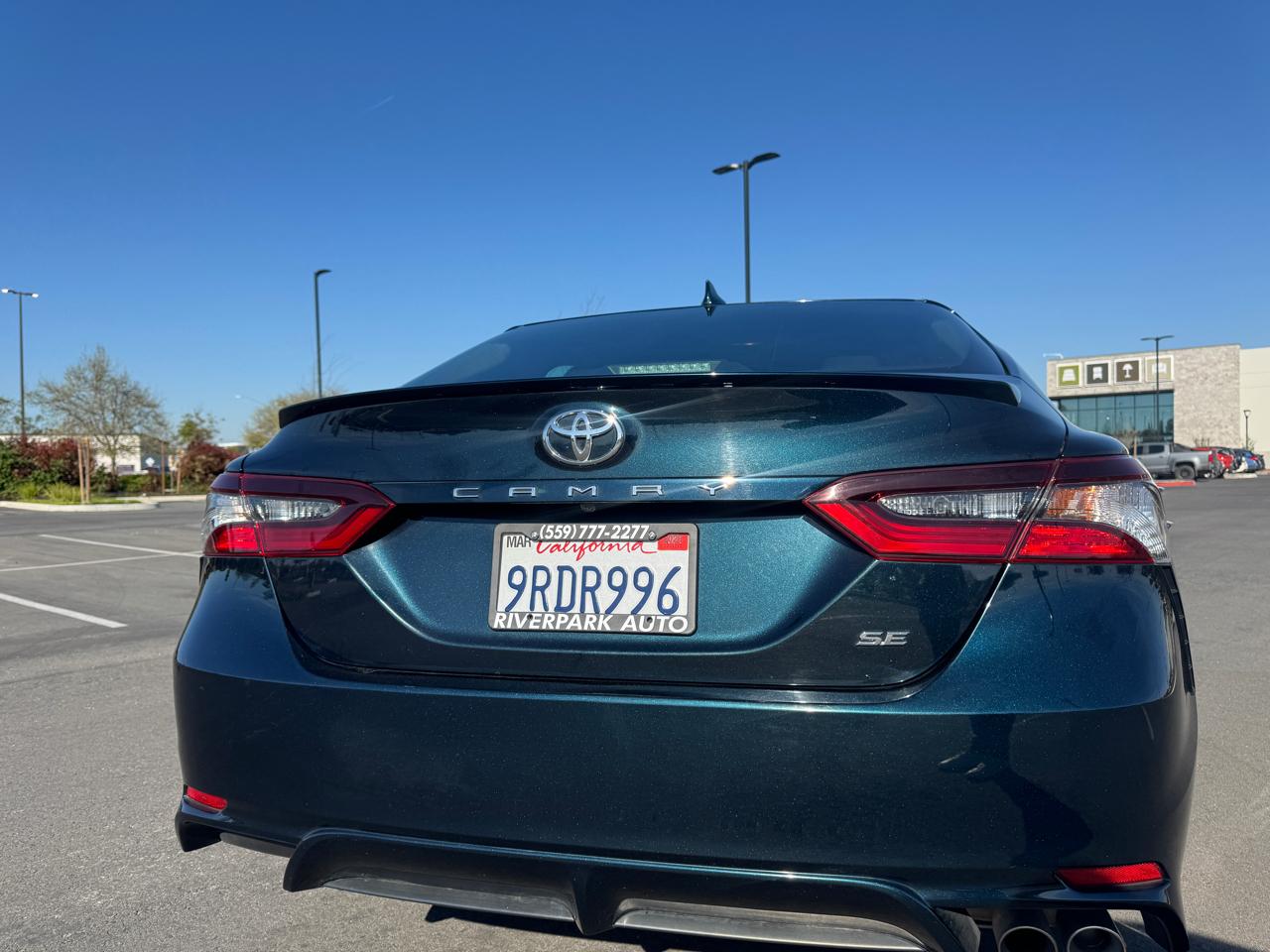 Toyota Camry SE 2021