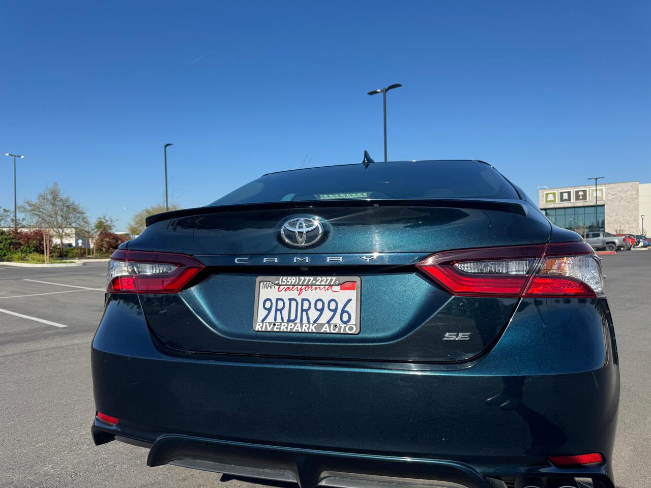 Toyota Camry SE 2021