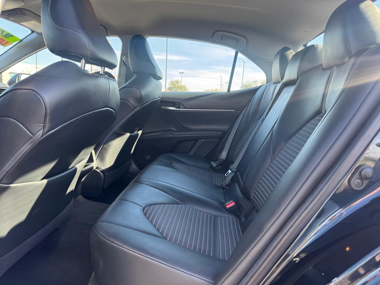 Toyota Camry SE 2021