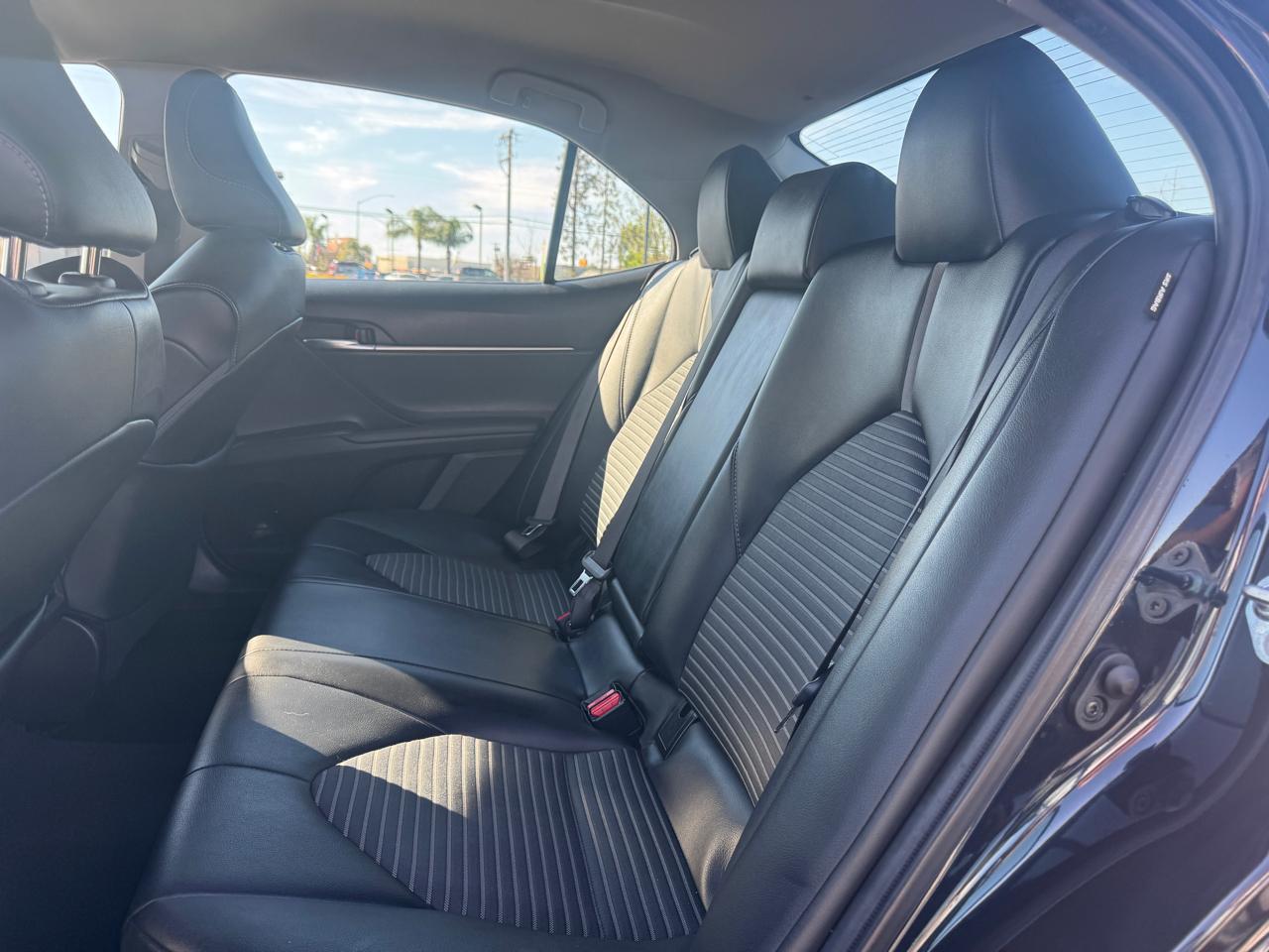 Toyota Camry SE 2021