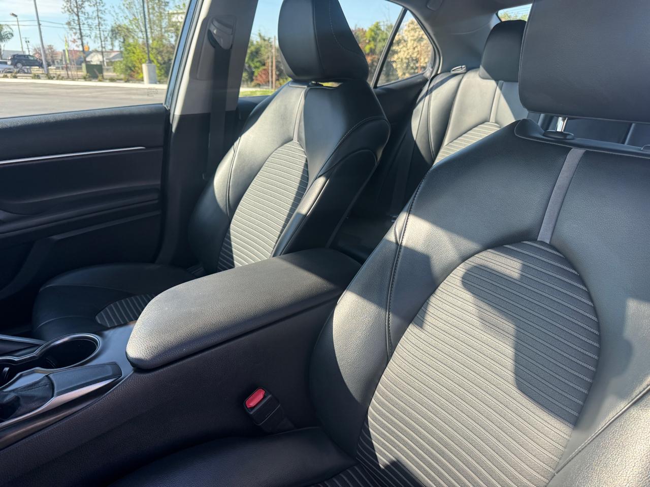 Toyota Camry SE 2021