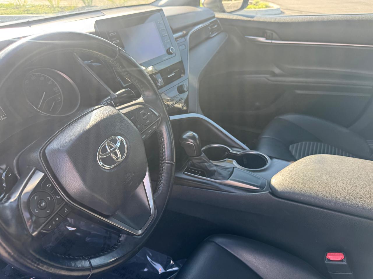 Toyota Camry SE 2021