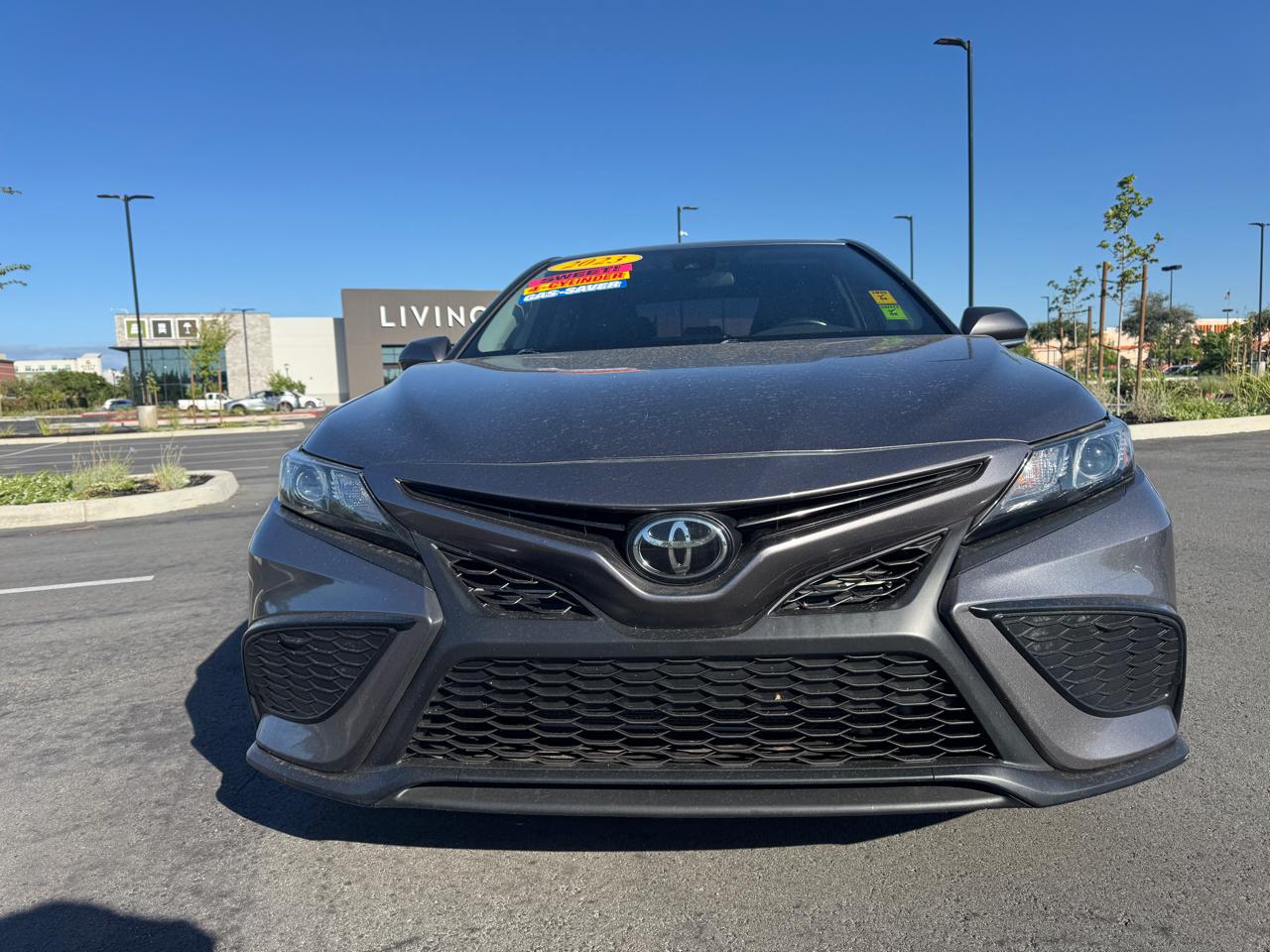 Toyota Camry SE 2023