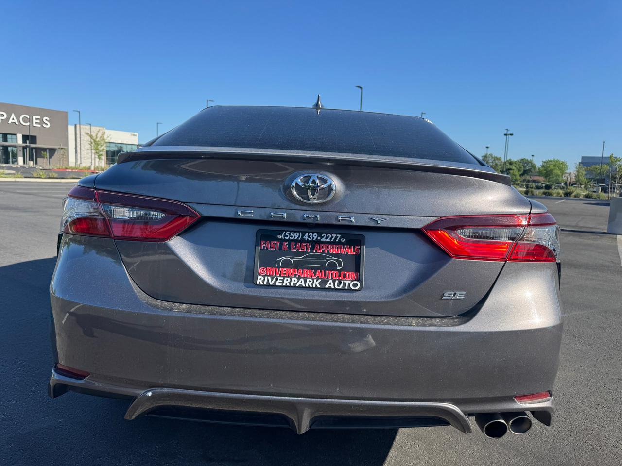 Toyota Camry SE 2023