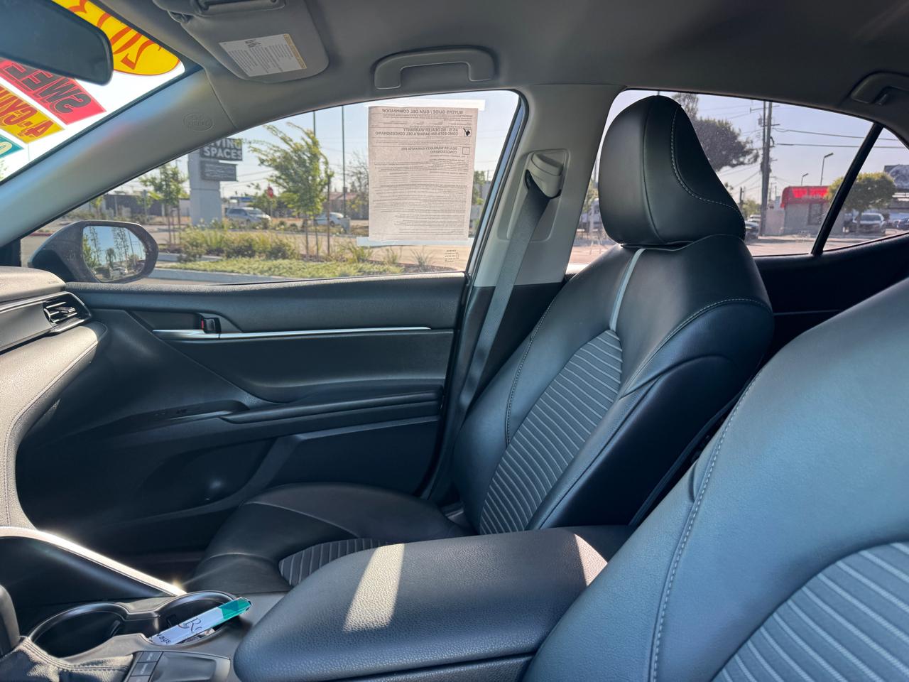 Toyota Camry SE 2023