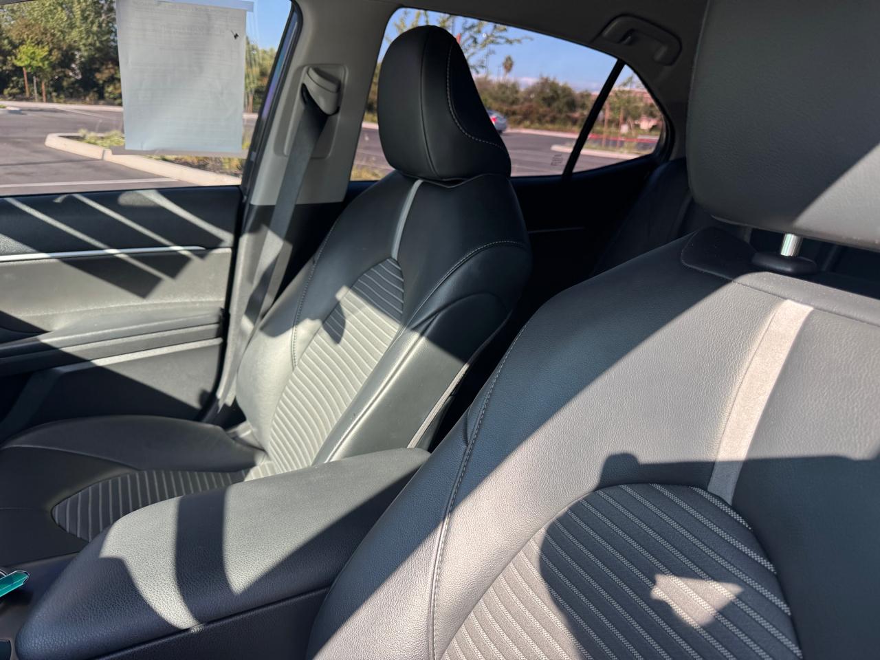Toyota Camry SE 2023