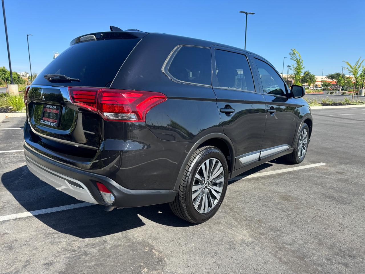 Mitsubishi Outlander ES 2WD 2020