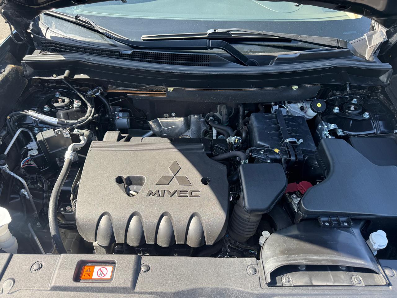 Mitsubishi Outlander ES 2WD 2020
