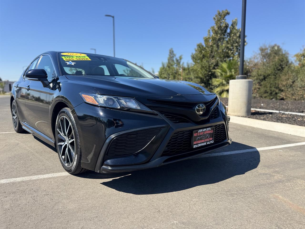 Toyota Camry photo 3
