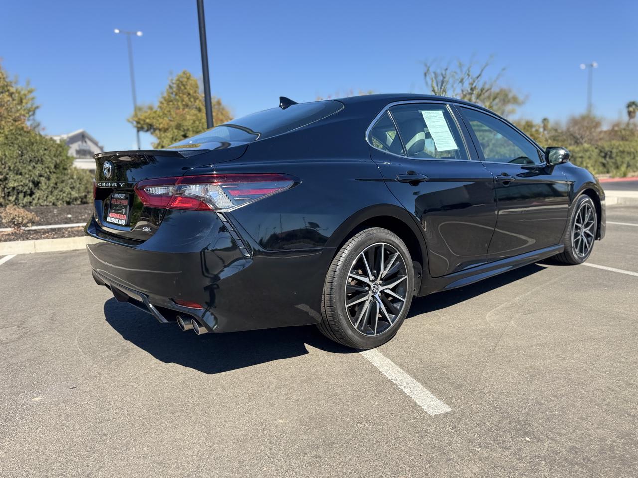 Toyota Camry photo 7