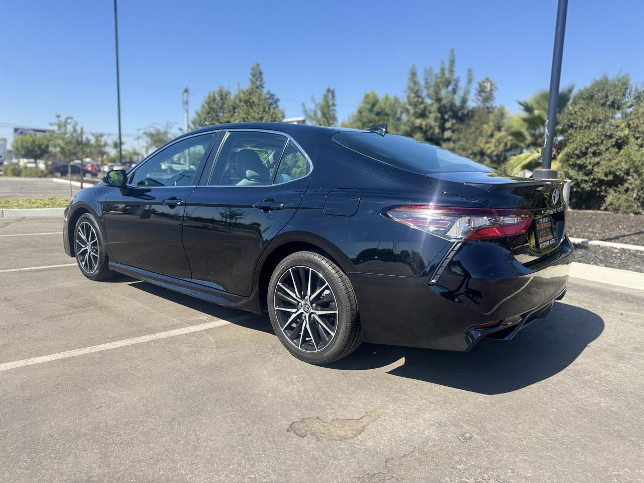 Toyota Camry photo 10