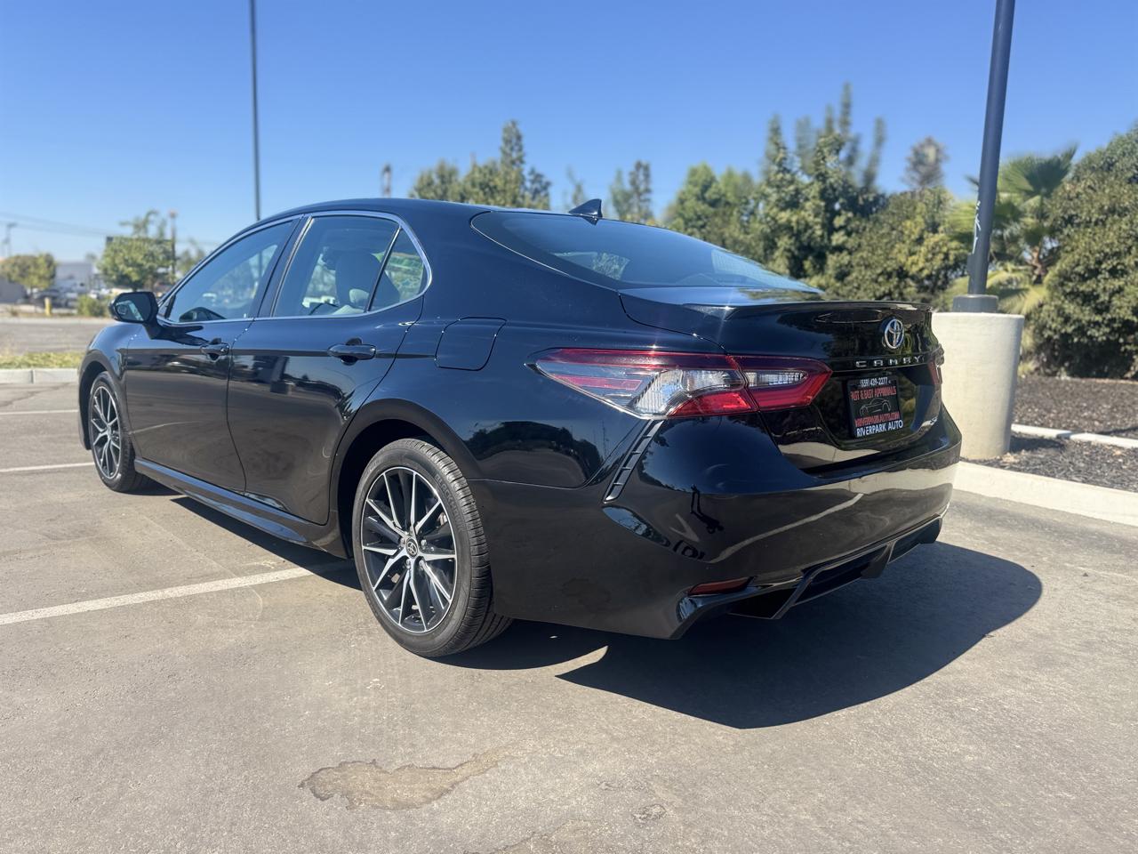 Toyota Camry photo 11