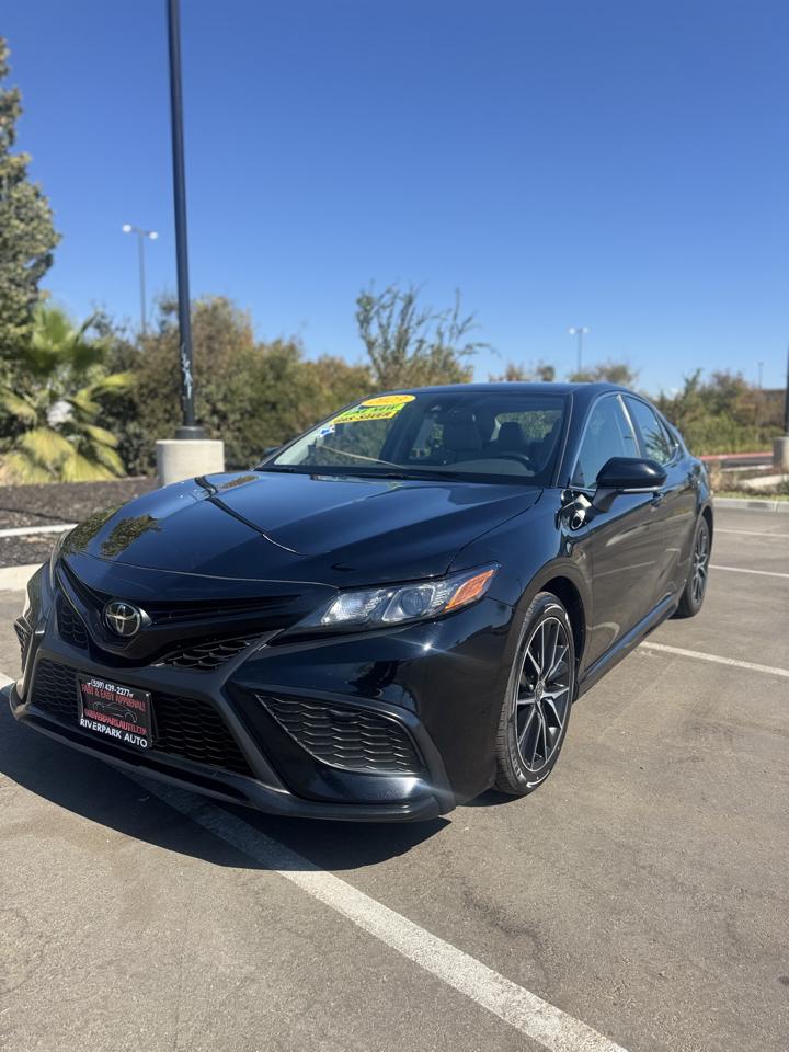 Toyota Camry photo 13