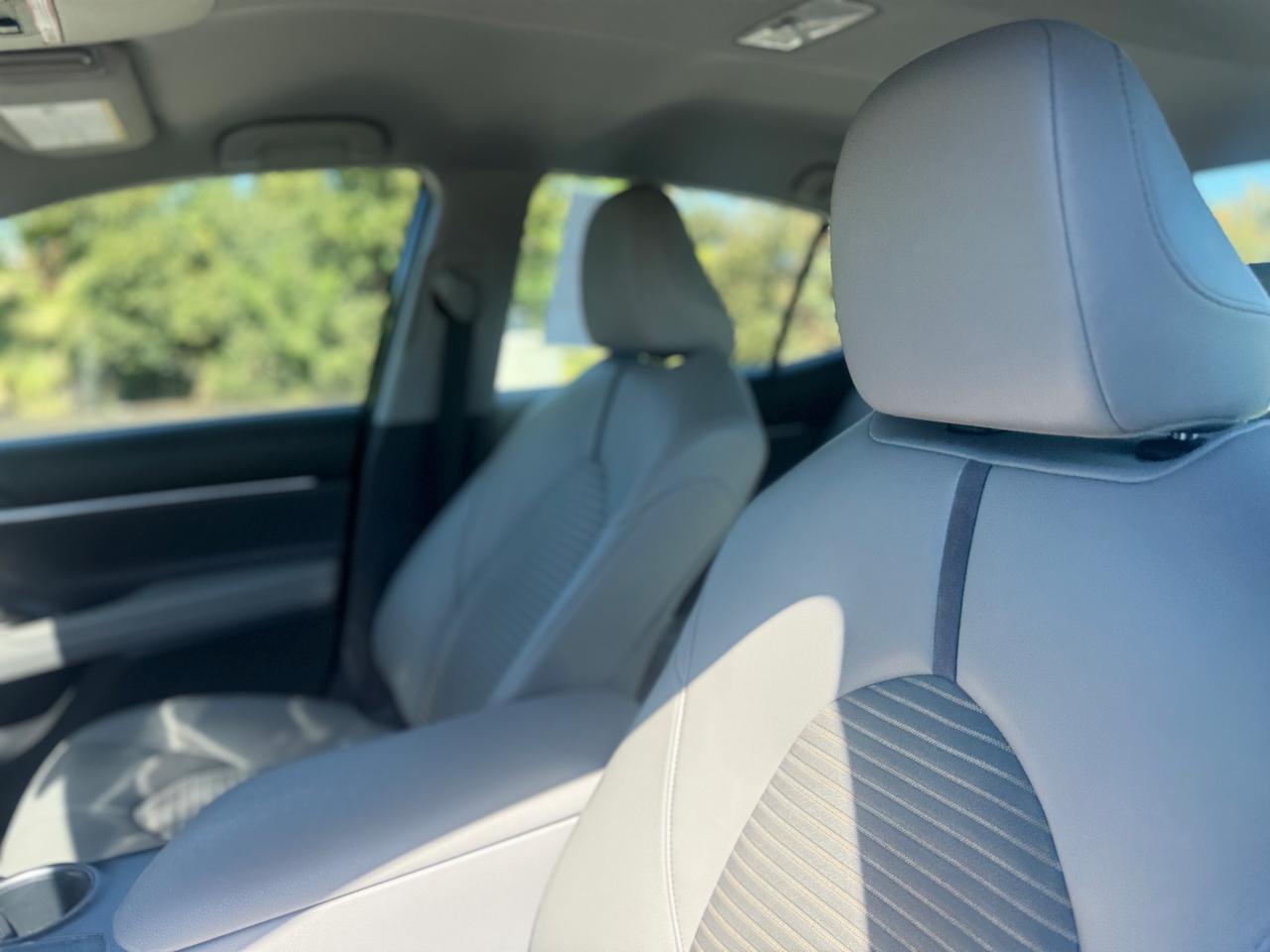 Toyota Camry photo 15