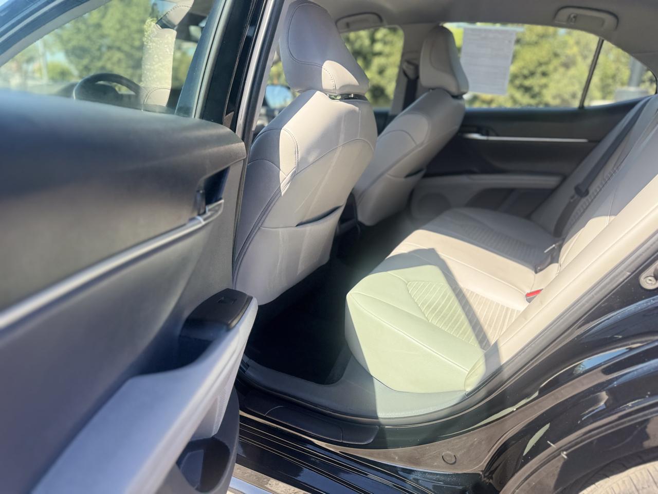 Toyota Camry photo 19