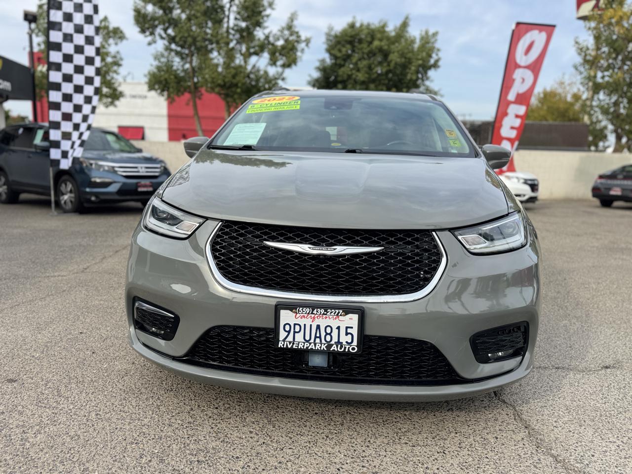 2022 Chrysler Pacifica Touring-L