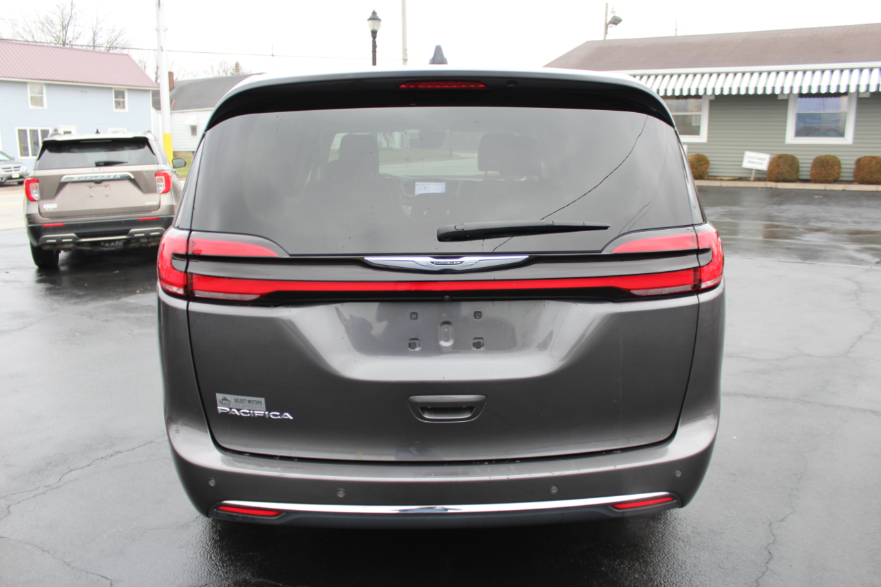 Chrysler Pacifica Touring L 2023