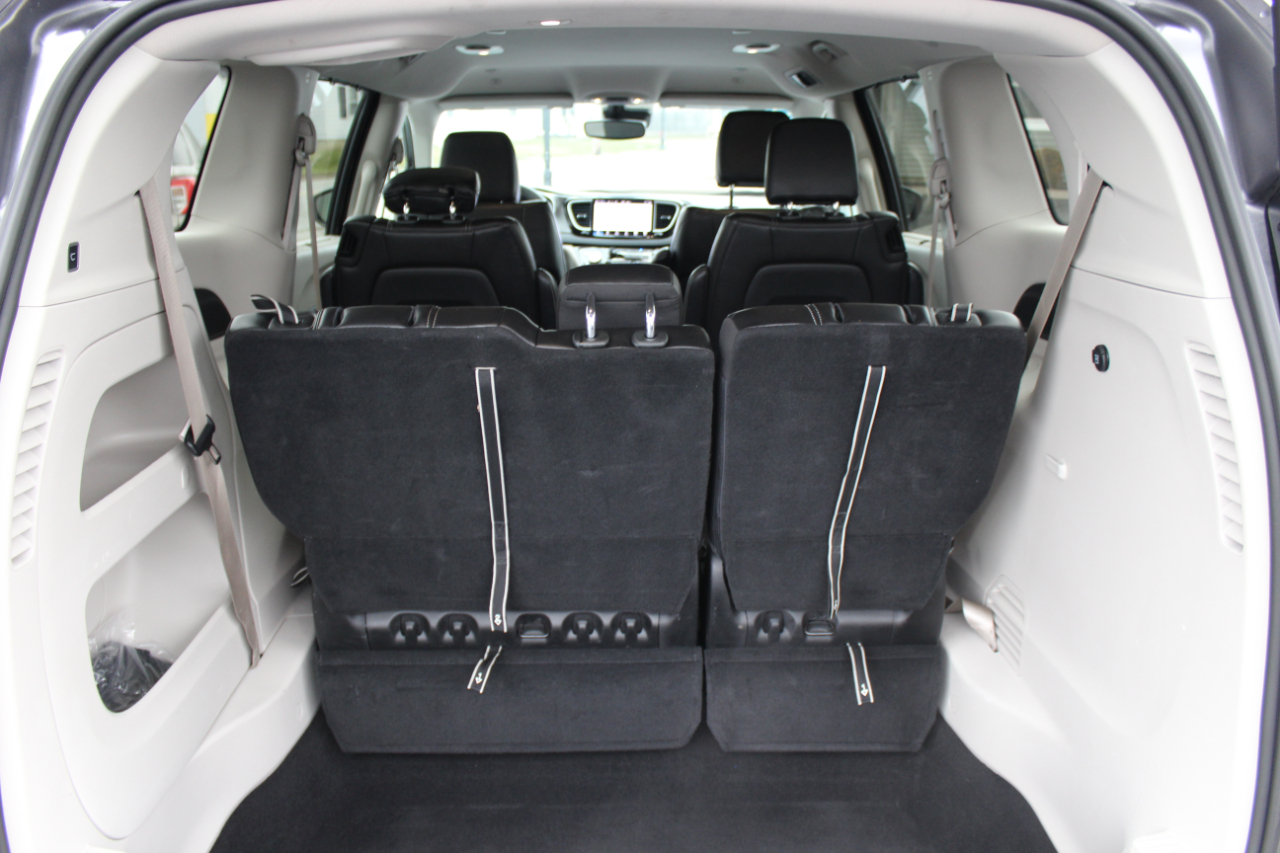 Chrysler Pacifica Touring L 2023