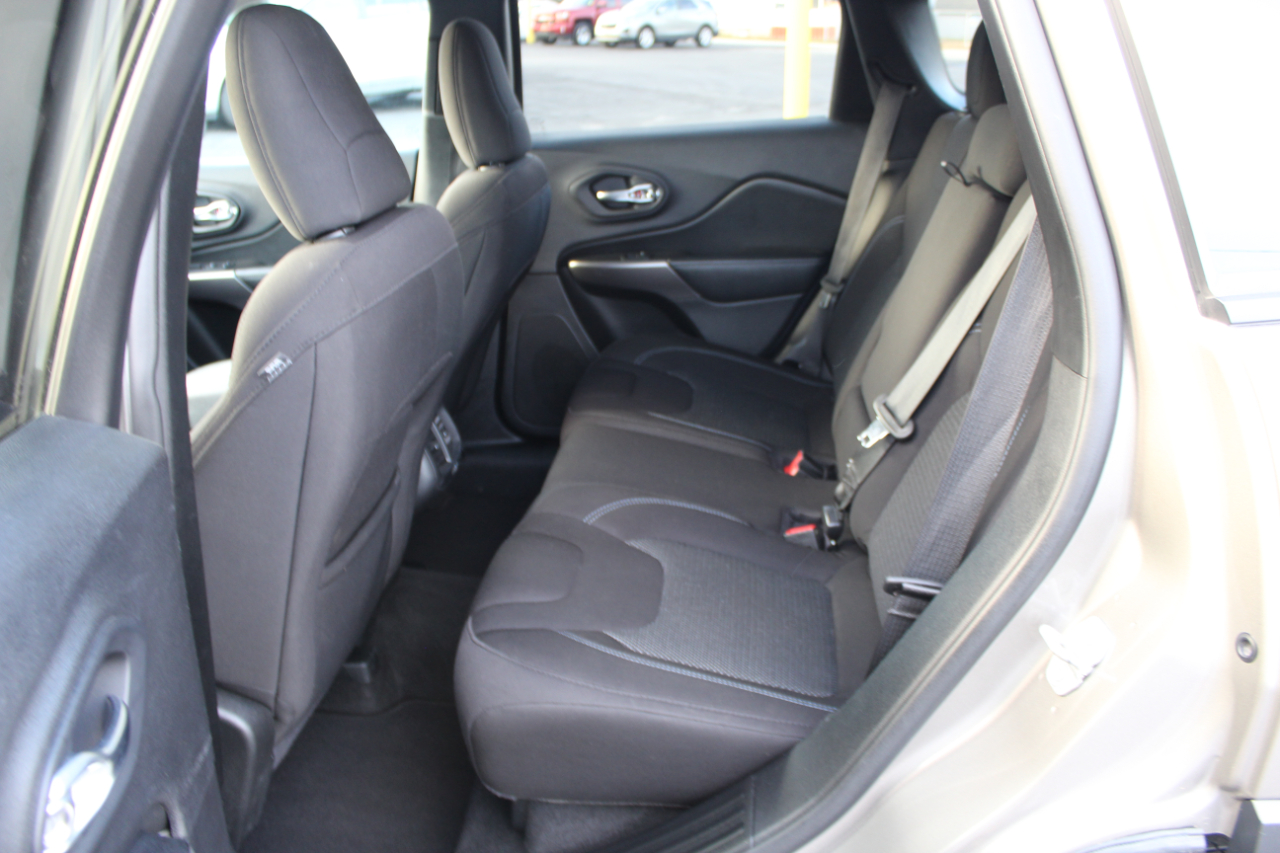 Jeep Cherokee Latitude 4WD 2020