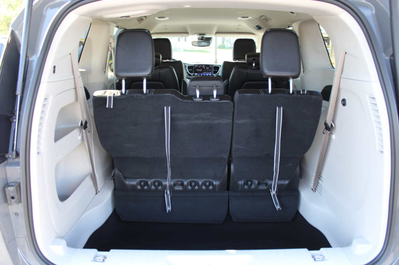 Chrysler Pacifica Touring L 2023