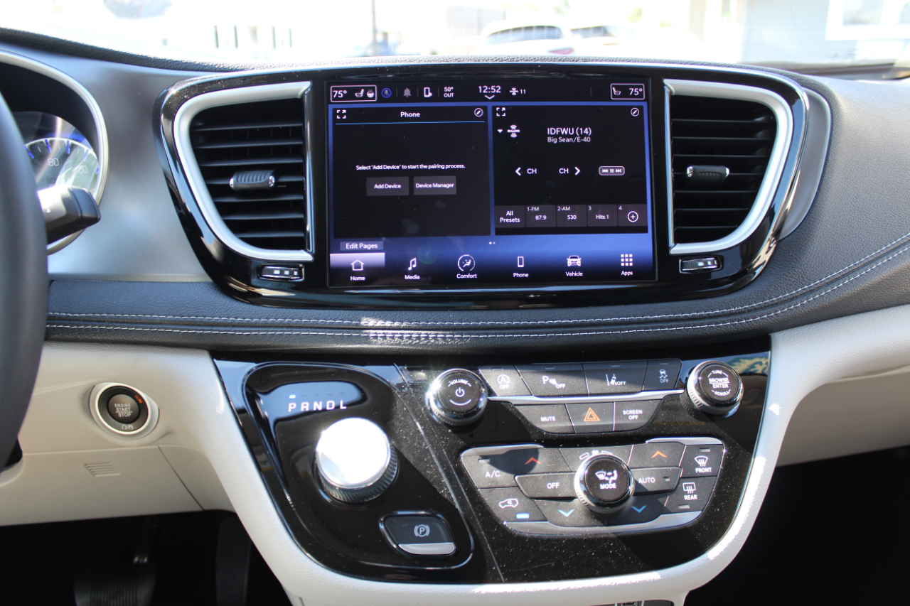 Chrysler Pacifica Touring L 2023