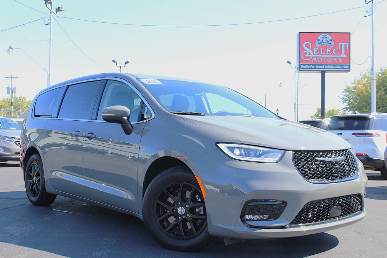 Chrysler Pacifica Touring L 2023