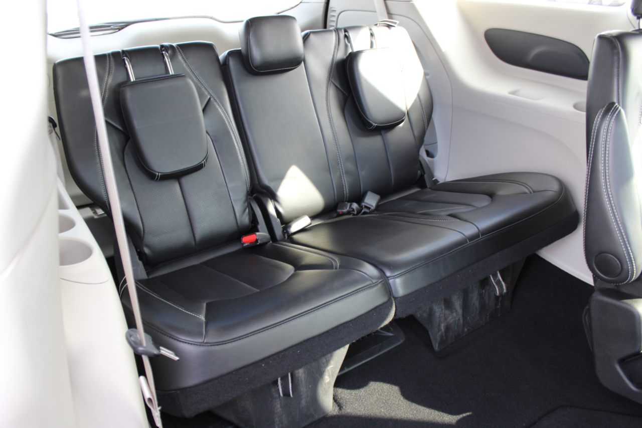 Chrysler Pacifica Touring L 2024