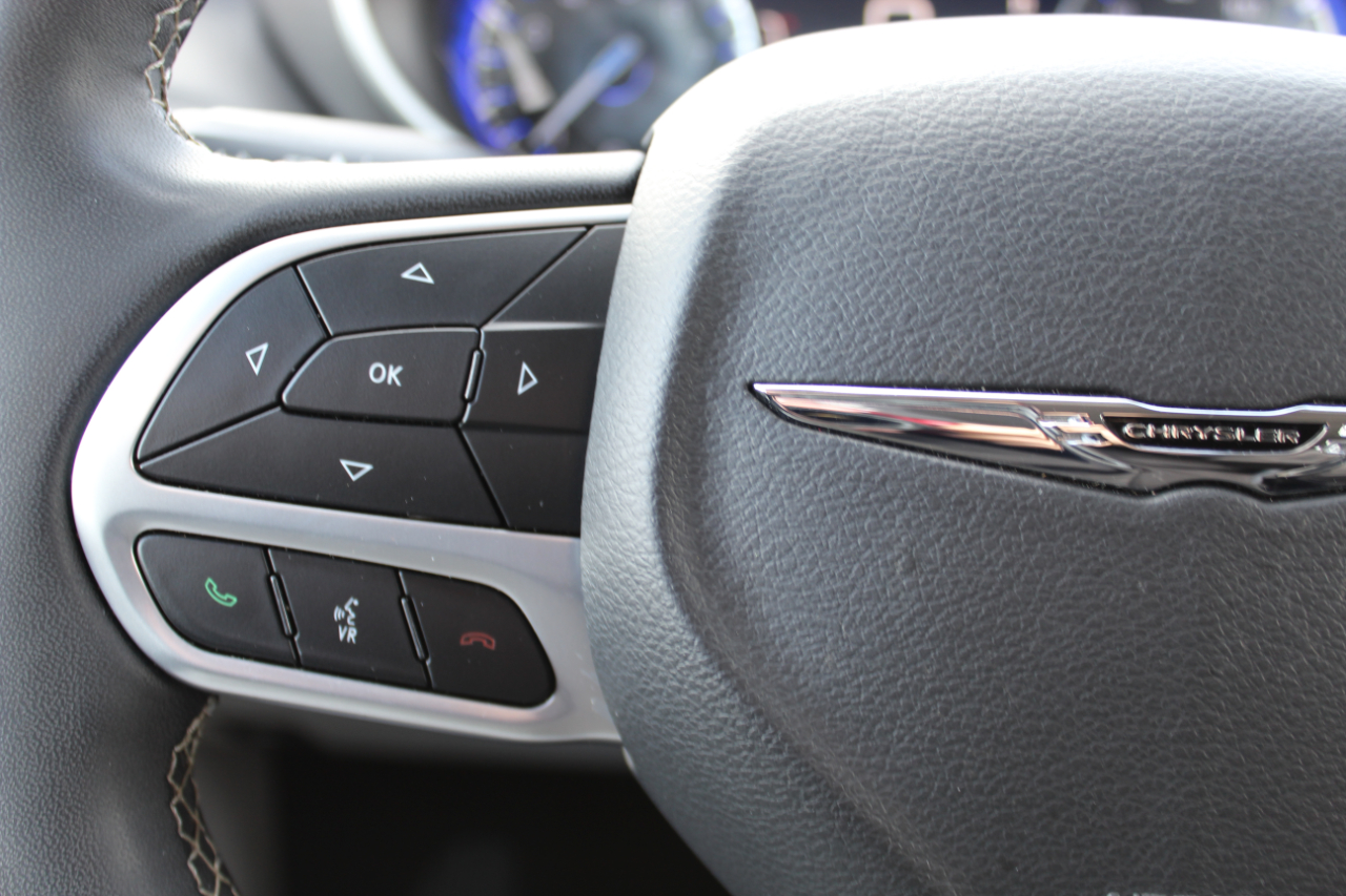 Chrysler Pacifica Touring L 2024