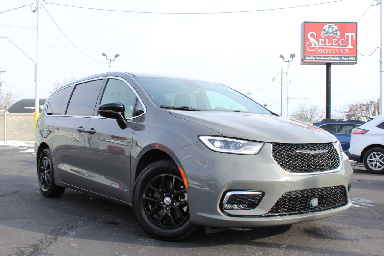 Chrysler Pacifica Select 2025