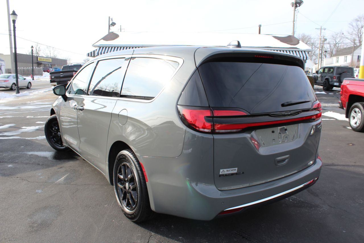Chrysler Pacifica Select 2025