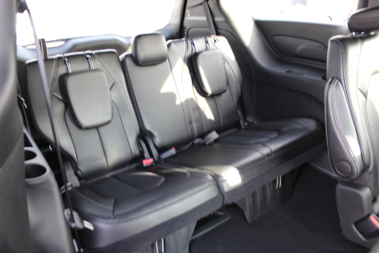 Chrysler Pacifica Select 2025