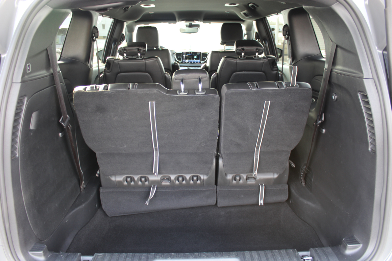 Chrysler Pacifica Select 2025