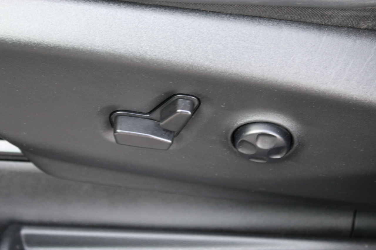 Chrysler Pacifica Select 2025