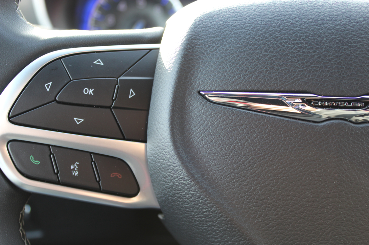 Chrysler Pacifica Select 2025