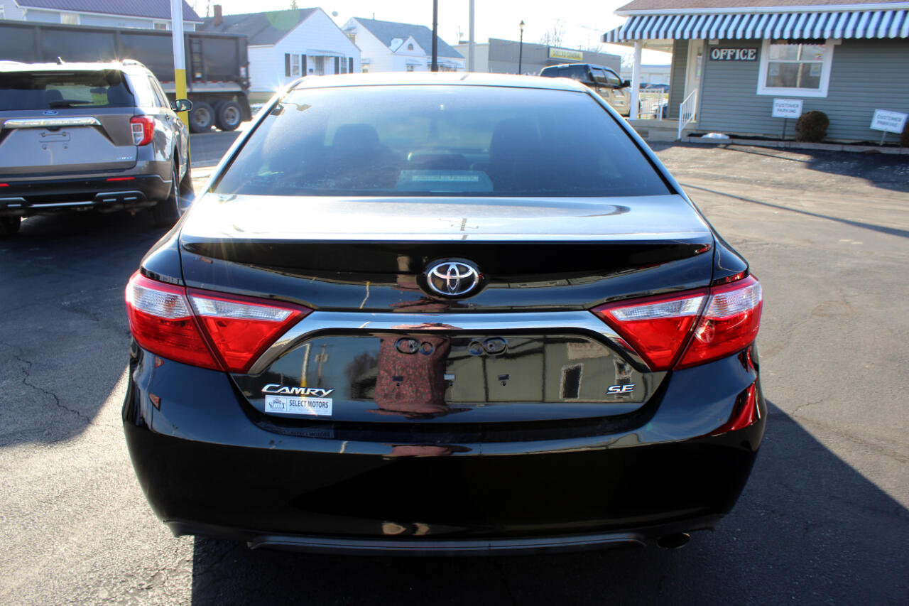 Toyota Camry SE 2016
