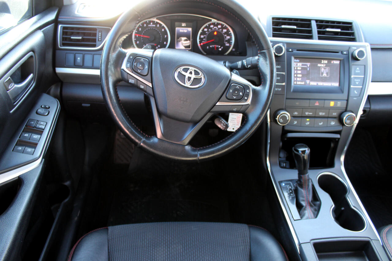 Toyota Camry SE 2016