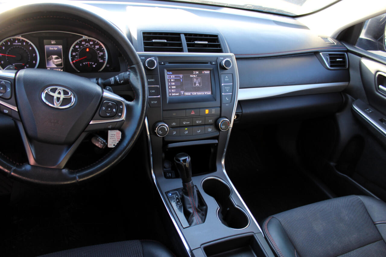 Toyota Camry SE 2016