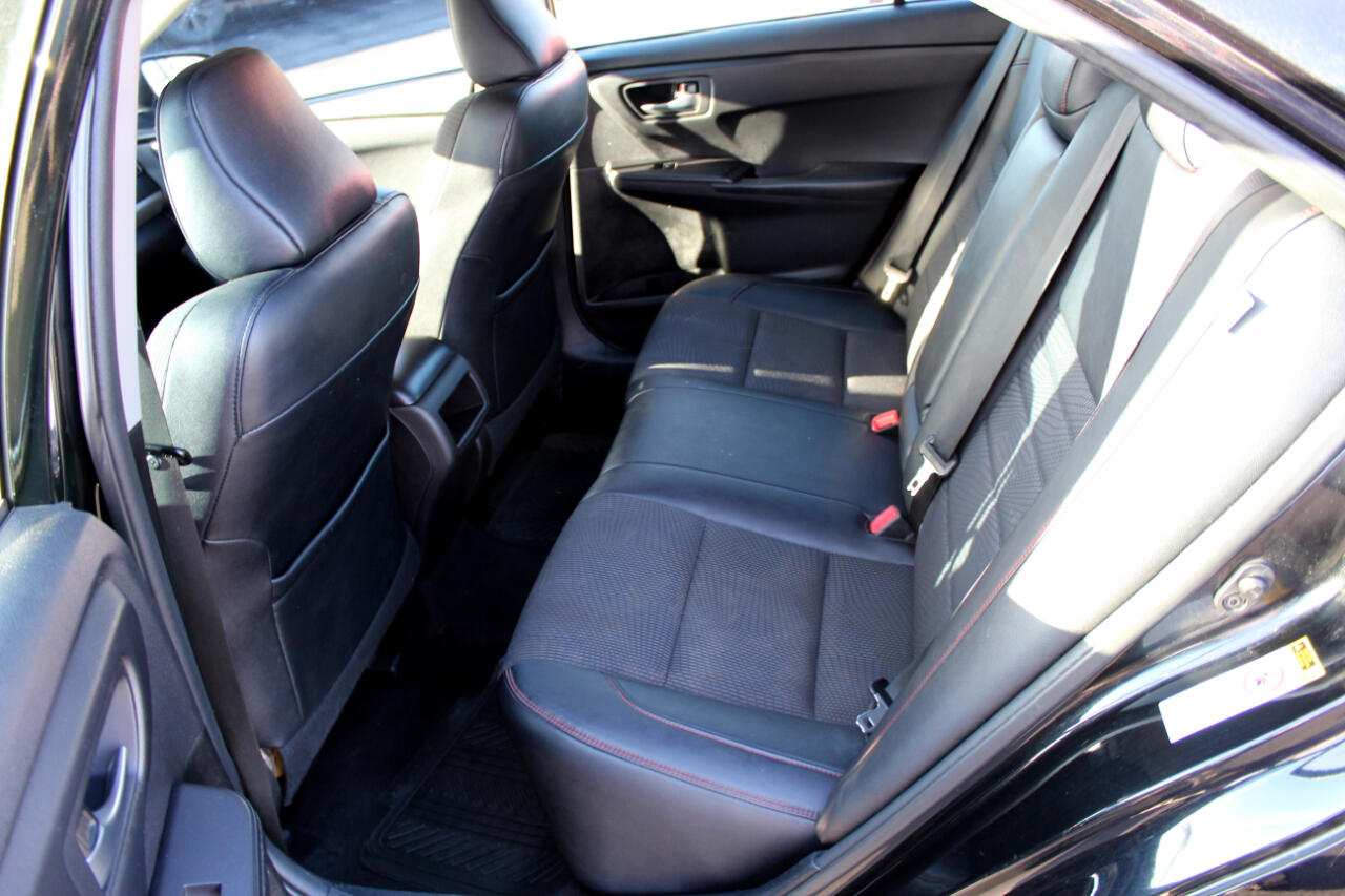 Toyota Camry SE 2016