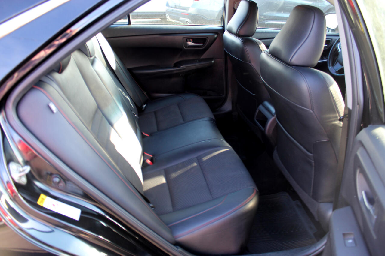 Toyota Camry SE 2016